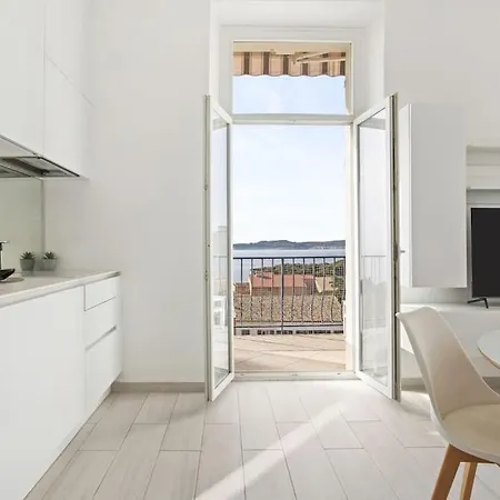 Vue 180 Degres A St Maxime 아파트 생트막시메